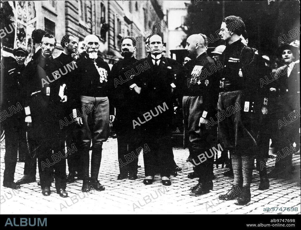 Rome. 10/28/1922. March on Rome: Benito Mussolini, Michele Bianchi (1st from the left), Italo Balbo (1st from the right) and Cesare María de Vecchi (2nd from the right) in the Piazza del Pópolo after their arrival in the Italian capital in front of 40,000 black shirts.