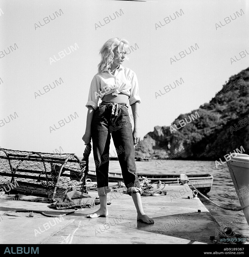 YVETTE MIMIEUX in PLATINUM HIGH SCHOOL, 1960, directed by CHARLES F. HAAS.