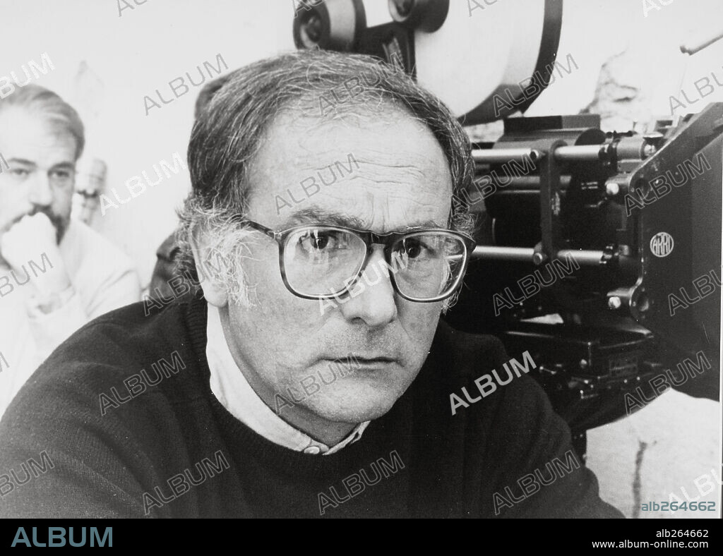 MARIO CAMUS en LA CASA DE BERNARDA ALBA, 1987, dirigida por MARIO CAMUS. Copyright PARAISO FILMS.