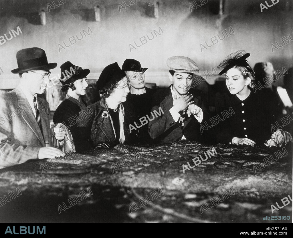 CANTINFLAS in THE SIGN OF DEATH, 1939 (EL SIGNO DE LA MUERTE), directed by CHANO URUETA. Copyright CISA.