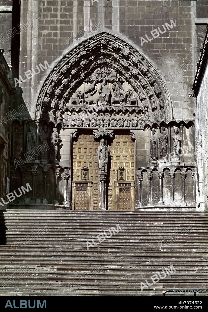 PORTADA DEL SARMENTAL - BRAZO SUR DEL CRUCERO - PORTADA MAS ANTIGUA DE LA CATEDRAL - SIGLO XIII - FOTO AÑOS 60.