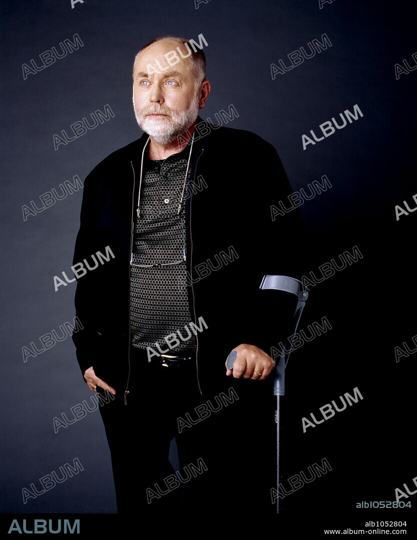 ROBERT DAVID HALL in CSI: CRIME SCENE INVESTIGATION, 2000. Copyright CBS TELEVISION.