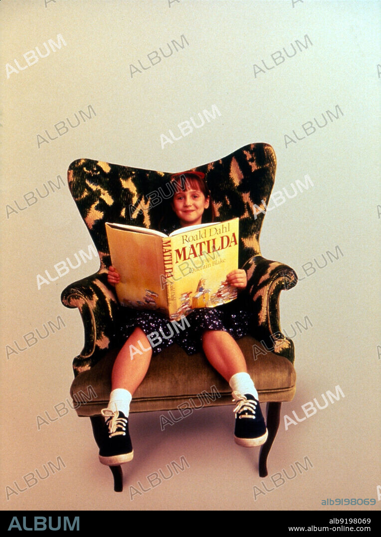 MARA WILSON in MATILDA, 1996, directed by DANNY DEVITO. Copyright TRISTAR PICTURES.