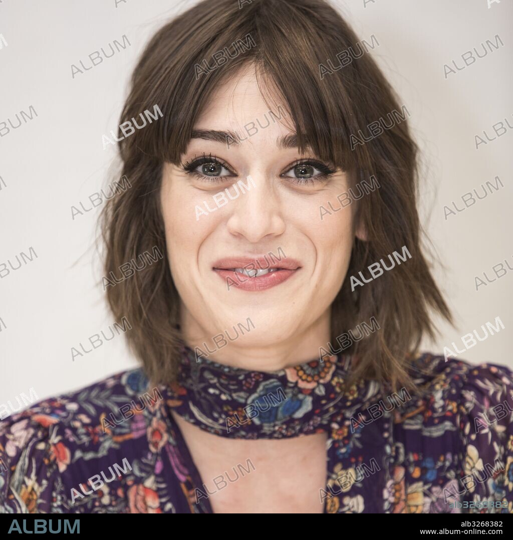 LIZZY CAPLAN. September 29, 2016 - Hollywood, California, U.S. - Lizzy  Caplan stars in the TV series Masters of Sex and movie Now You See Me 2.  29/09/2016 - Album alb3268382