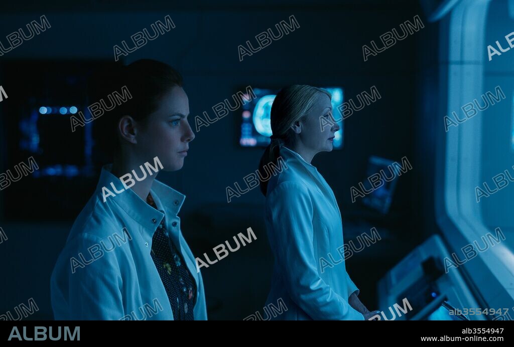 KAYA SCODELARIO and PATRICIA CLARKSON in MAZE RUNNER: THE DEATH CURE, 2018, directed by WES BALL. Copyright Gotham Group / Temple Hill / 20th Century-Fox Film Corporati.