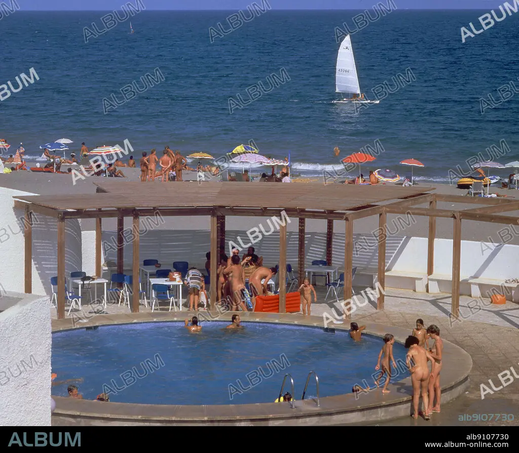 PLAYA NUDISTA-PISCINA - Album alb9107730