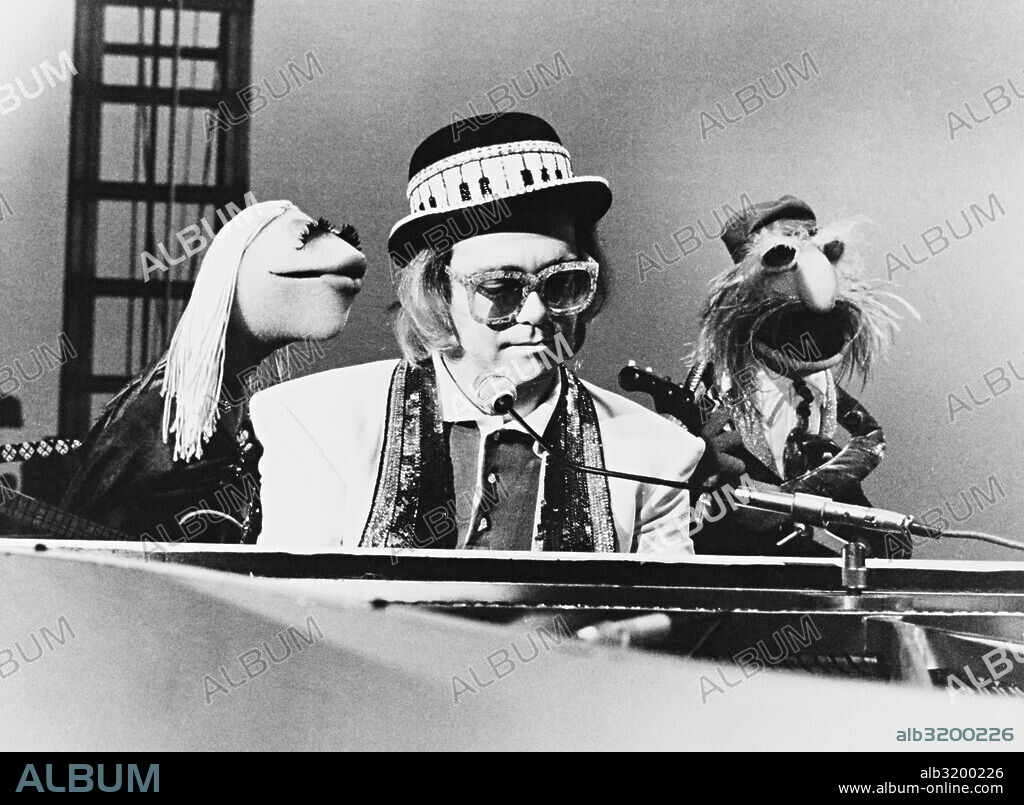 ELTON JOHN en LOS TELEÑECOS, 1976 (THE MUPPETS SHOW), dirigida por JIM HENSON. Copyright JIM HENSON PRODUCTIONS.