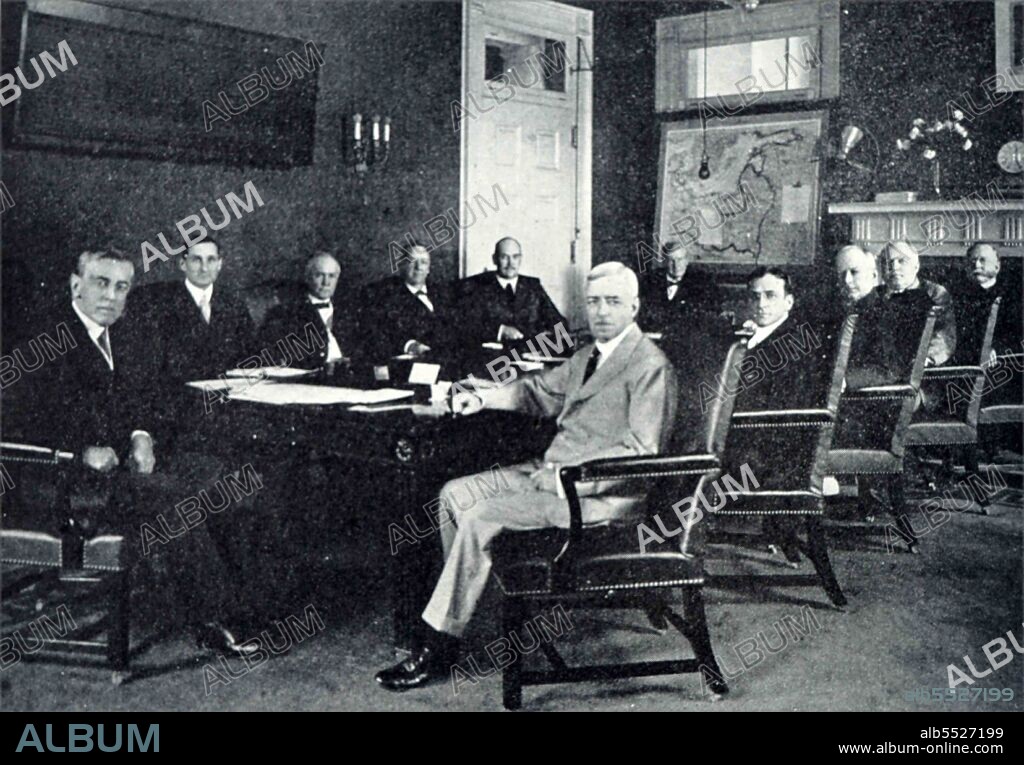 President Woodrow Wilson and his war cabinet. Album alb5527199