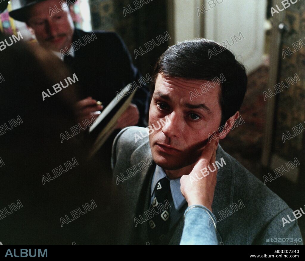 ALAIN DELON en EL OTRO SR. KLEIN, 1976 (MR. KLEIN), dirigida por JOSEPH LOSEY. Copyright BASIL FILM.