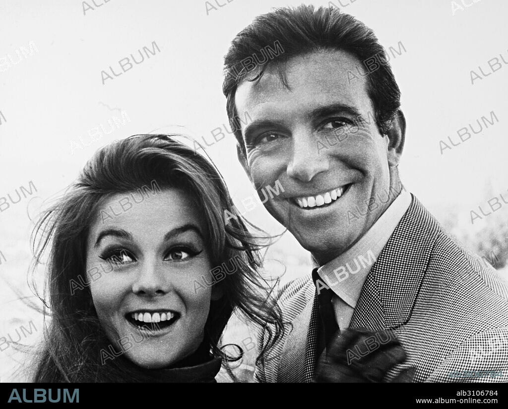 ANN-MARGRET and ANTHONY FRANCIOSA in THE SWINGER, 1966, directed by GEORGE  SIDNEY. Copyright PARAMOUNT PICTURES. - Album alb3106784