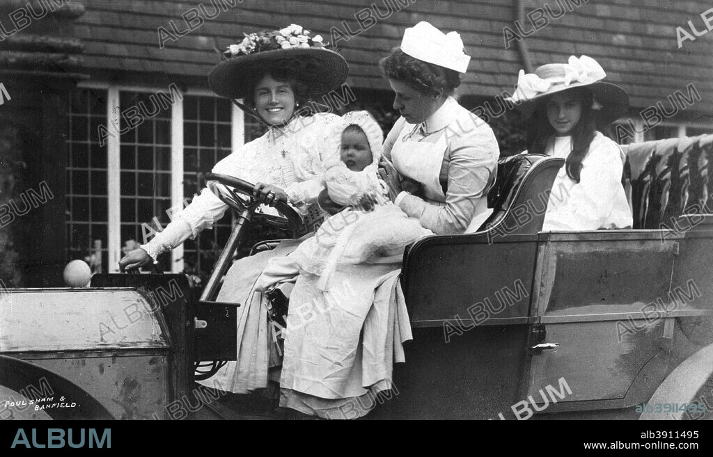 Ellaline Terriss, British actress, with her daughter and baby, c1906 ...