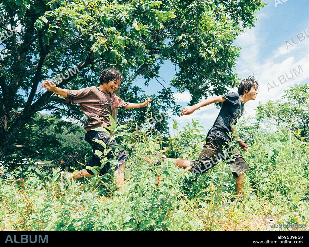 HINATA HIIRAGI y SOYA KUROKAWA en MONSTER, 2023 (KAIBUTSU), dirigida por KORE-EDA HIROKAZU. Copyright Toho.