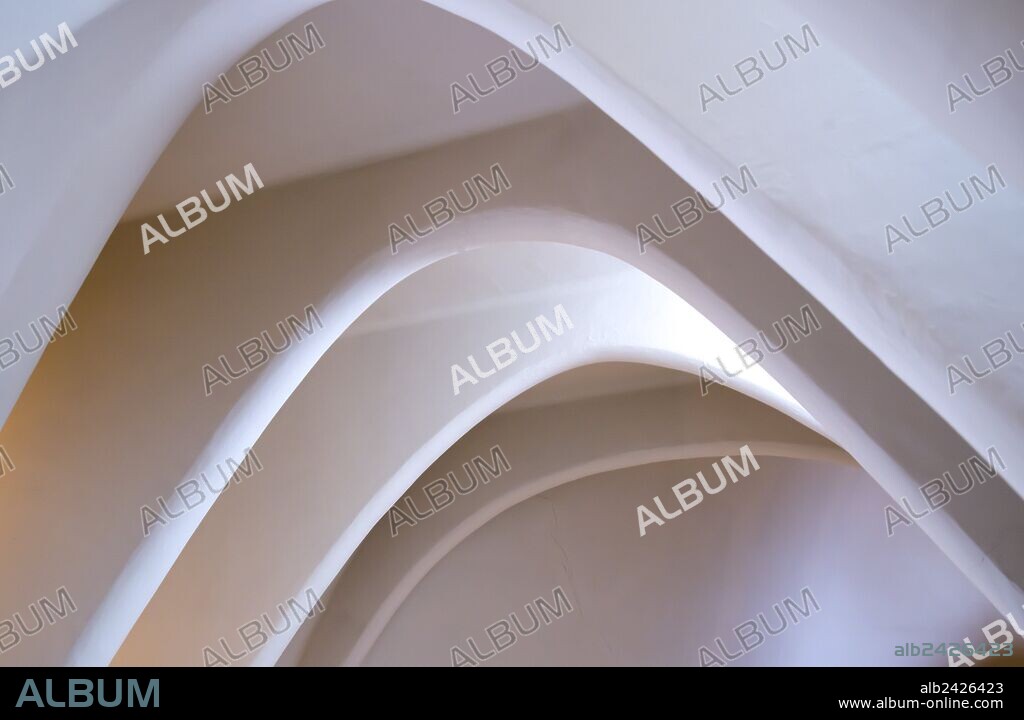 ANTONI GAUDÍ and JOSEP MARIA JUJOL. Casa Batlló. Parabolic arches of the attic.