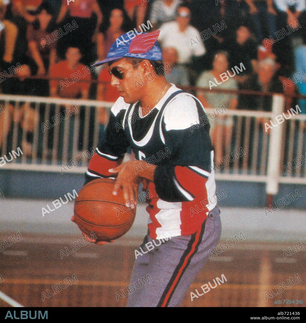 ADRIANO CELENTANO en EL SOLTERÓN DOMADO, 1980 (IL BISBETICO DOMATO),  dirigida por CASTELLANO & PIPOLO. Copyright CAPITOL FILMS. - Album alb721436