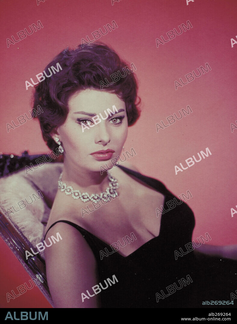 SOPHIA LOREN.