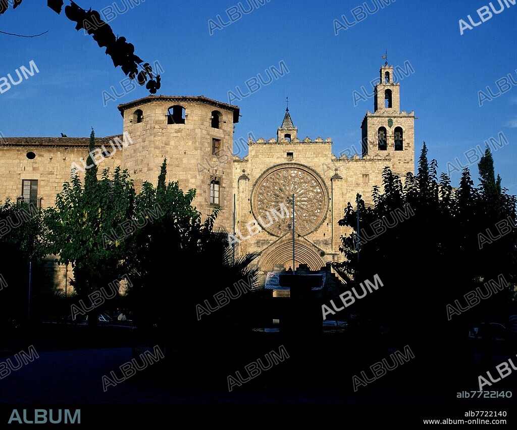 FACHADA GOTICA DE LA IGLESIA DEL MONASTERIO DE SANT CUGAT DEL VALLES - SIGLO XIV.