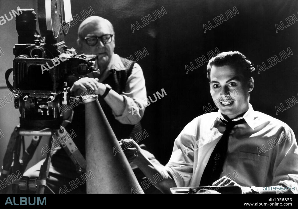 JOHNNY DEPP and NORMAN ALDEN in ED WOOD 1994 directed by TIM