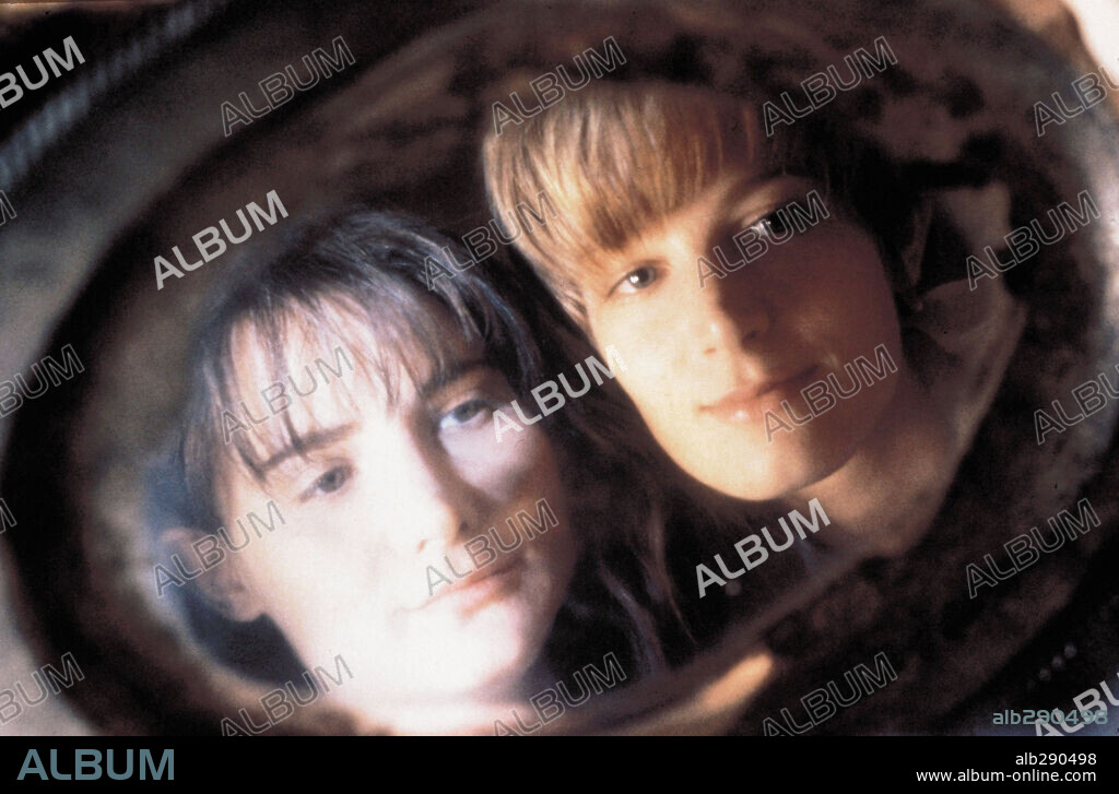 BRIDGET FONDA in SINGLE WHITE FEMALE, 1992, directed by BARBET SCHROEDER. Copyright COLUMBIA TRI STAR.