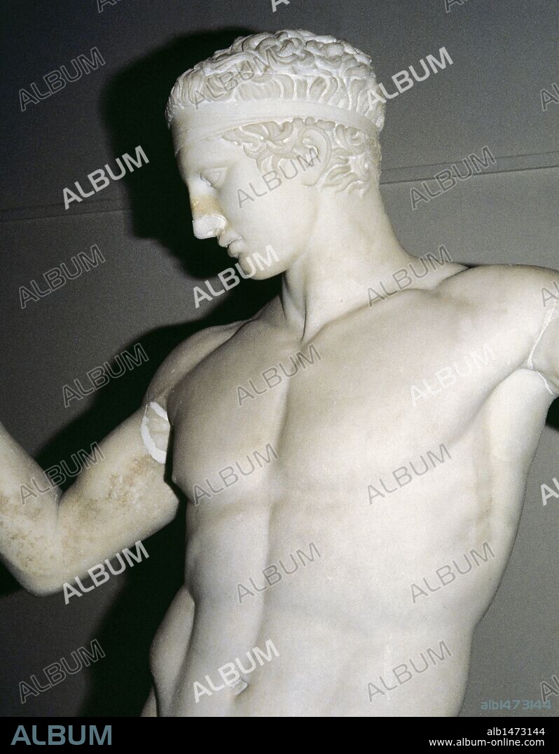Greek Art. Classical period. The Diadumenos by sculptor Polycletus, 5th century BC. Marble copy. Detail. National Archaeological Museum of Athens. Greece.