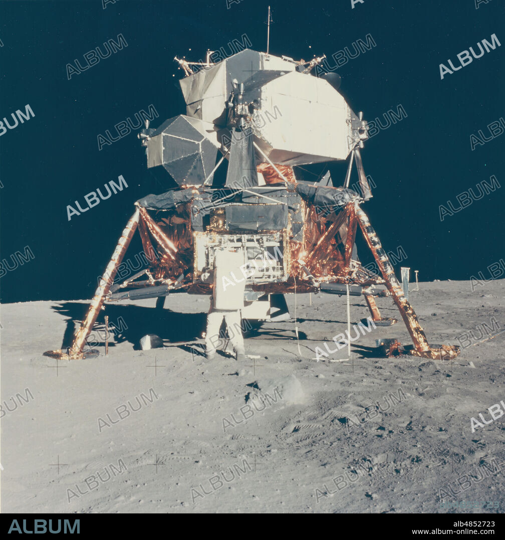 July 16-24 1969 Apollo XI Saturn V Lunar Landing Token /J4134
