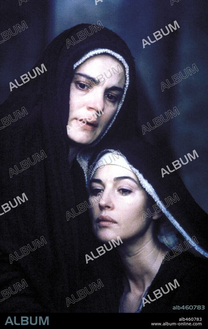 MAIA MORGENSTEN and MONICA BELLUCCI in THE PASSION OF THE CHRIST, 2004, directed by MEL GIBSON. Copyright ICON DISTRIBUTION INC. / ANTONELLO, PHILIPPE.