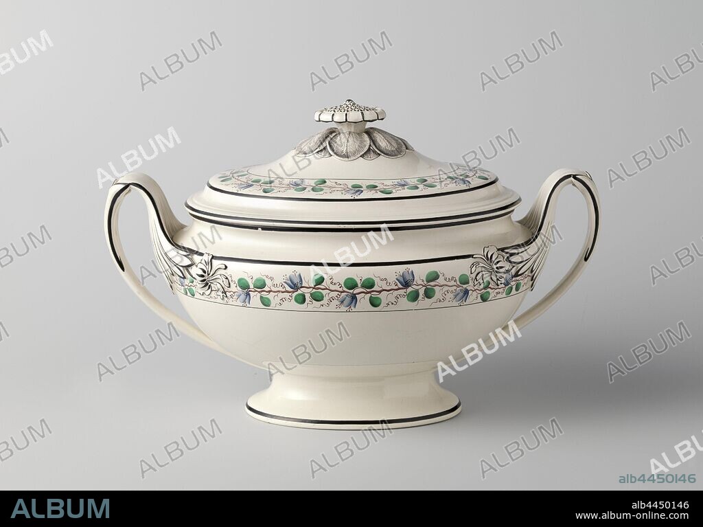 Soup tureen with lid of hard-fired pottery, Wedgood creamware