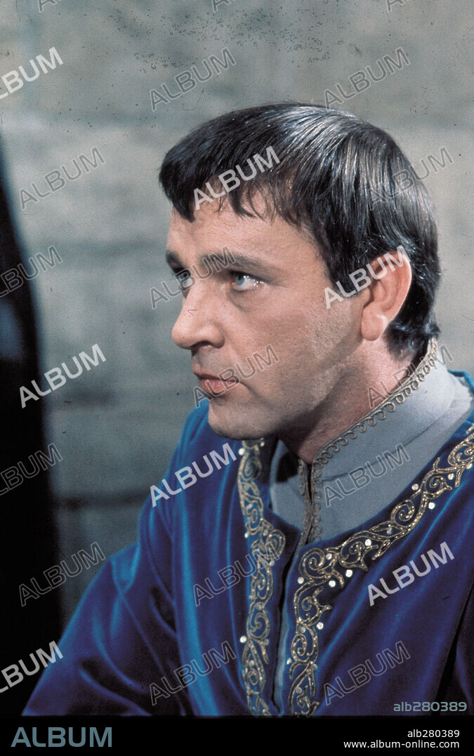 RICHARD BURTON in BECKET 1964 directed by PETER GLENVILLE