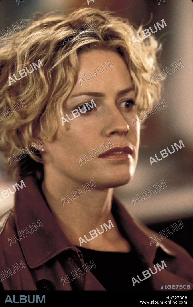 ELISABETH SHUE en EL HOMBRE SIN SOMBRA, 2000 (HOLLOW MAN), dirigida por PAUL VERHOEVEN. Copyright COLUMBIA PICTURES / VAUGHAN, STEPHEN.