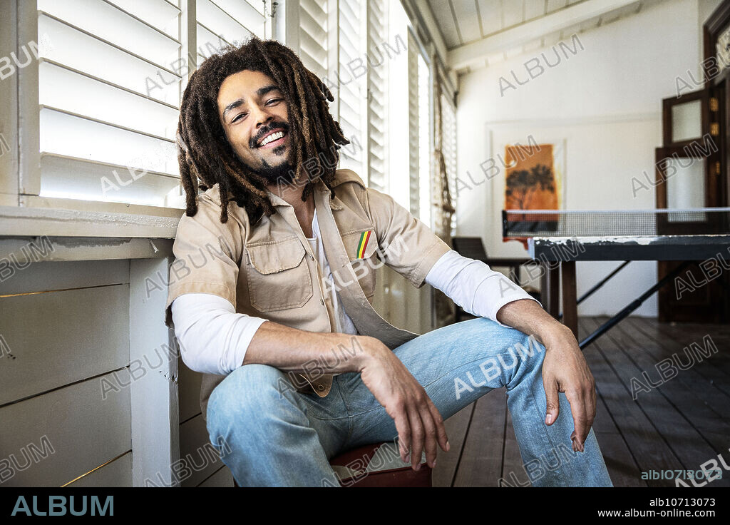 KINGSLEY BEN-ADIR in BOB MARLEY: ONE LOVE, 2024, directed by REINALDO MARCUS GREEN. Copyright Paramount Pictures, Tuff Gong Pictures, Plan B Entertainment.