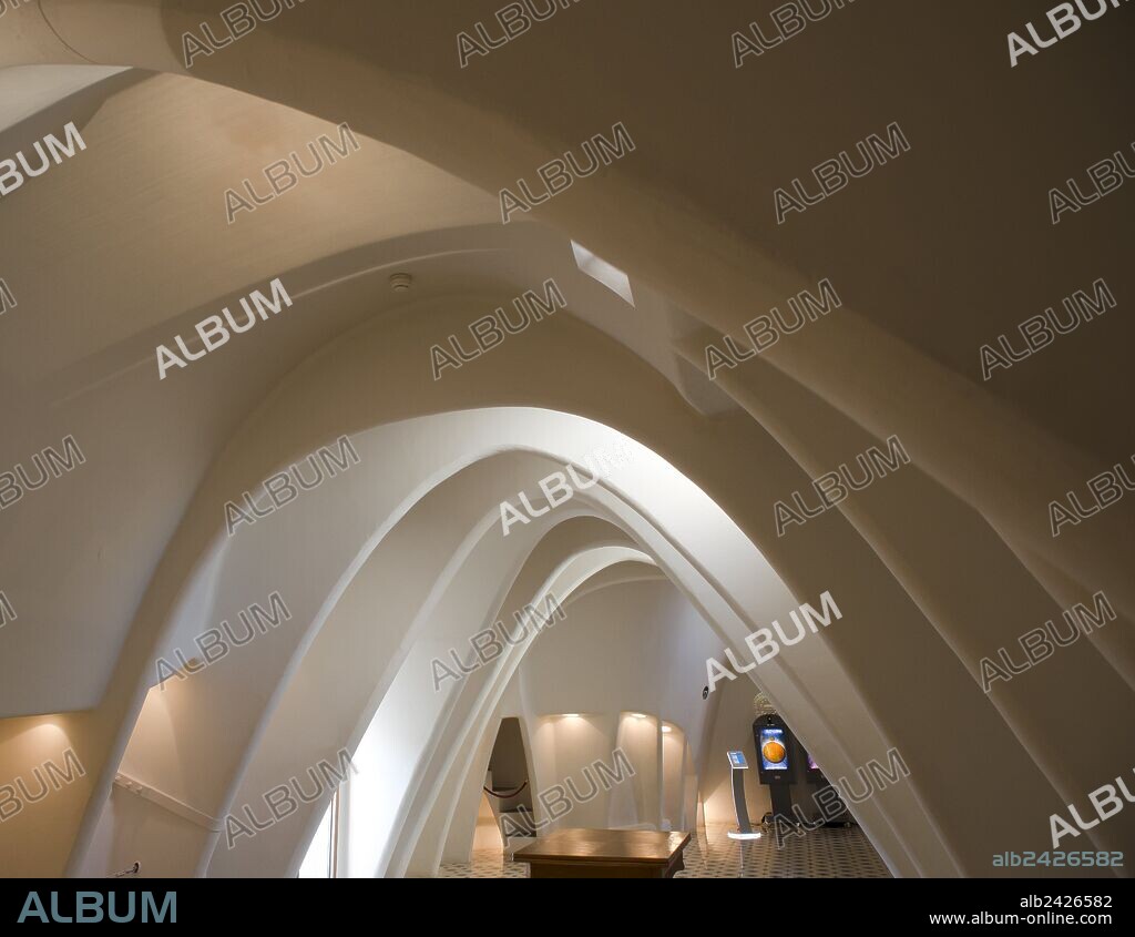 ANTONI GAUDÍ and JOSEP MARIA JUJOL. Casa Batlló. Parabolic arches of the attic.