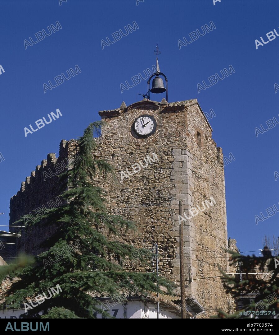 CASTILLO - TORRE HORARIO CON CAMPANA.