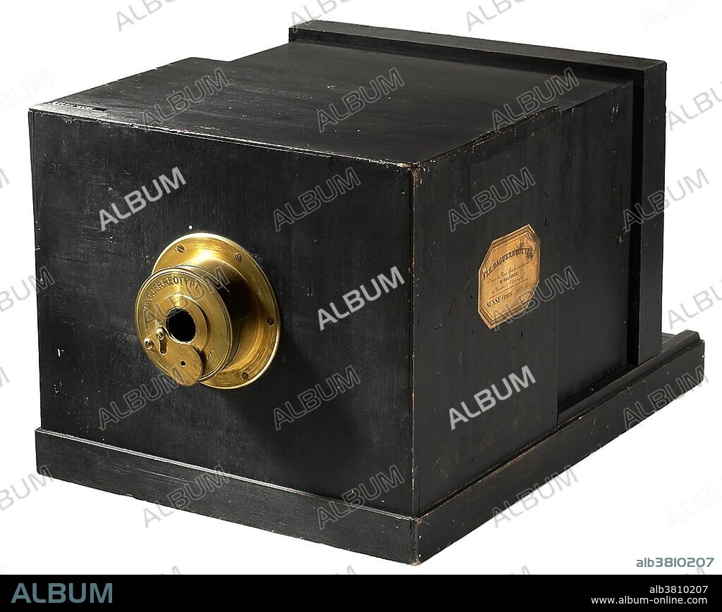 Daguerrotype Camera, c. 1830s - Album alb3810207