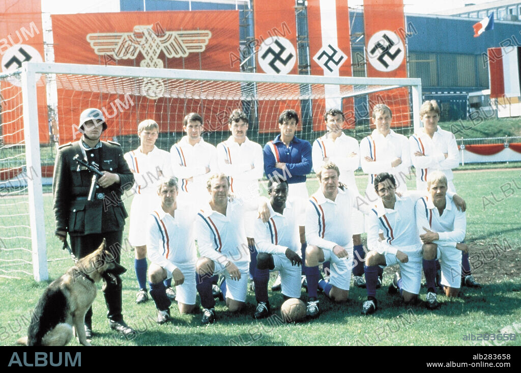 MICHAEL CAINE, SYLVESTER STALLONE and pele in VICTORY, 1981, directed by JOHN HUSTON. Copyright LORIMAR/PARAMOUNT.