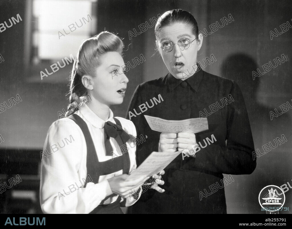 JOSITA HERNAN y MARY SANTPERE en ANGELA ES ASI, 1945, dirigida por RAMON QUADRENY. Copyright CAMPA.