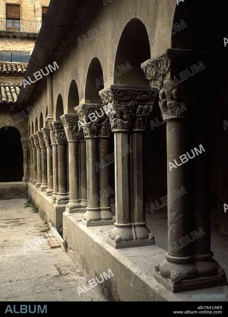 CLAUSTRO ROMANICO S XII.