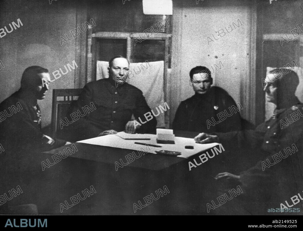 Interrogation of field marshal von paulus, commander of german forces at stalingrad, interrogators: general konstantin rokossovsky (left), general nikolai voronov (center), von paulus, right, 1943, ussr, world war 2 .