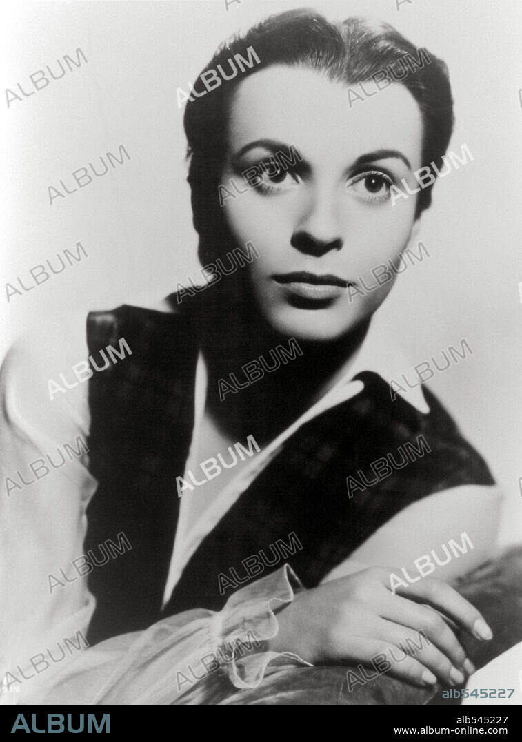 CLAIRE BLOOM.