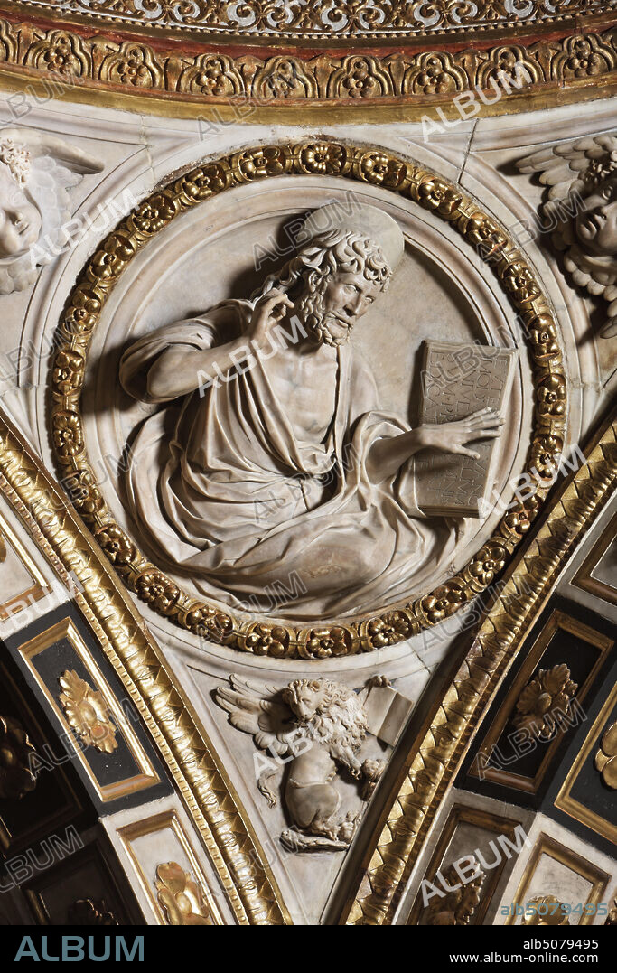 Genoa, Duomo (St. Lawrence Cathedral), the Chapel of St. John the Baptist: corbel of the dome with St. Mark the Evangelist, marble bas-relief by Giovanni D'Aria (1483 - 1522).