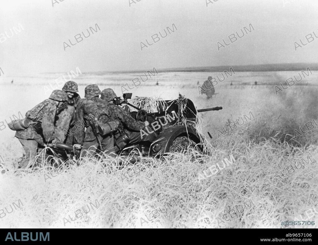 German Waffen SS soldiers with a light anti-aircraft gun during fighting of the Battle of Uman in Ukraine. Photo: Roth [automated translation].