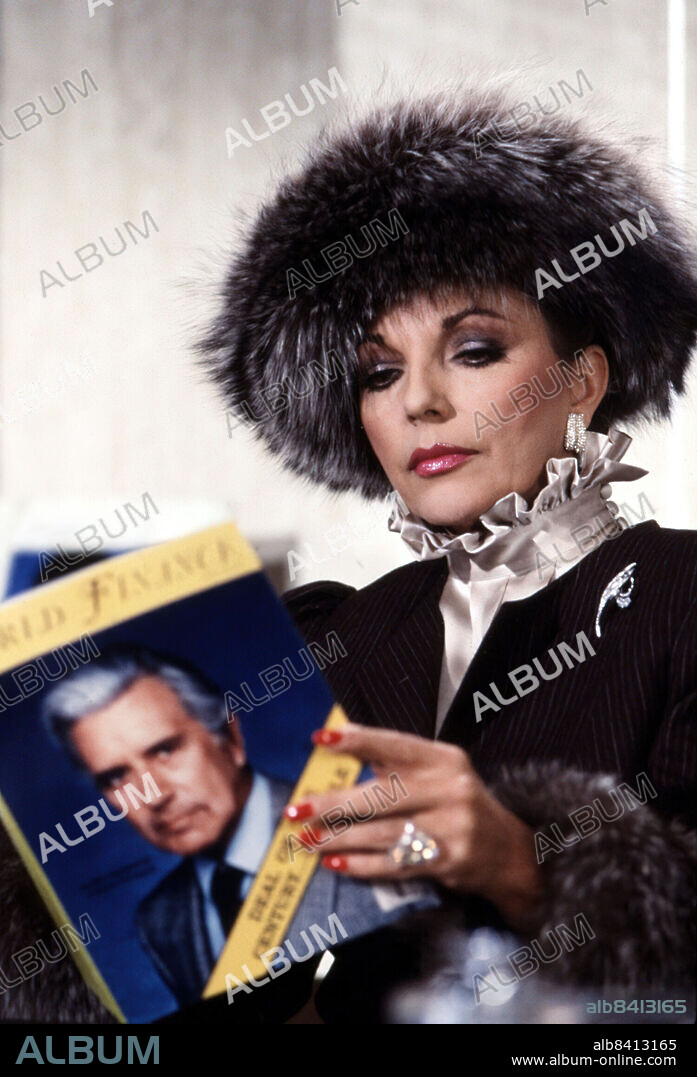 JOAN COLLINS dans DYNASTY, 1981, réalisé par DON MEDFORD, JEROME COURTLAND et PHILIP LEACOCK. Copyright Aaron Spelling Productions.