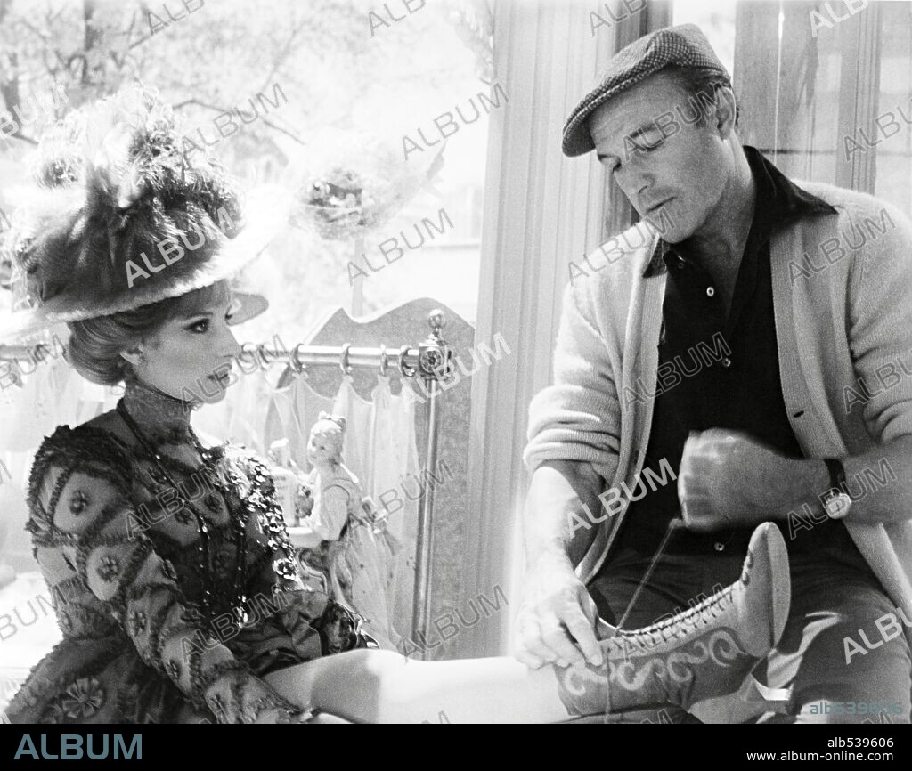 BARBRA STREISAND and GENE KELLY in HELLO, DOLLY!, 1969, directed by GENE KELLY. Copyright 20TH CENTURY FOX/CHENAULT PRODS.