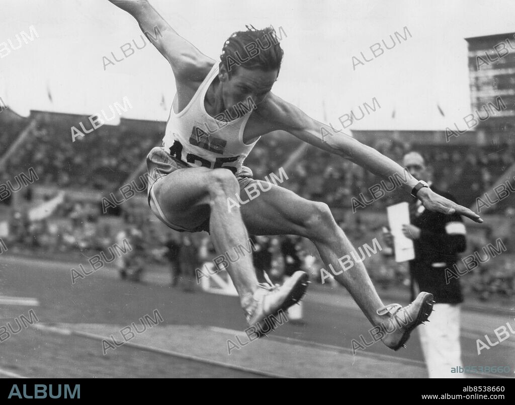 ARNE ÅHMAN HOPPAR TRESTEG I OS 1948 - Album alb8538660