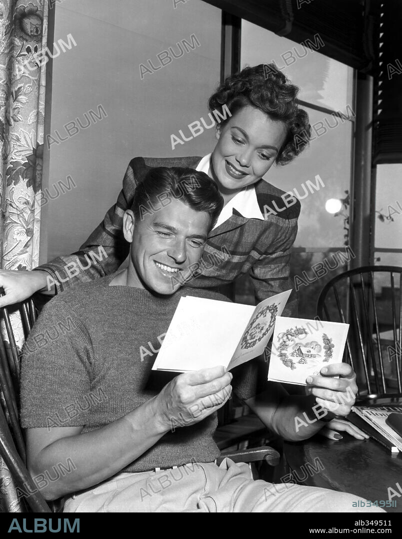 JANE WYMAN and RONALD REAGAN. 1946