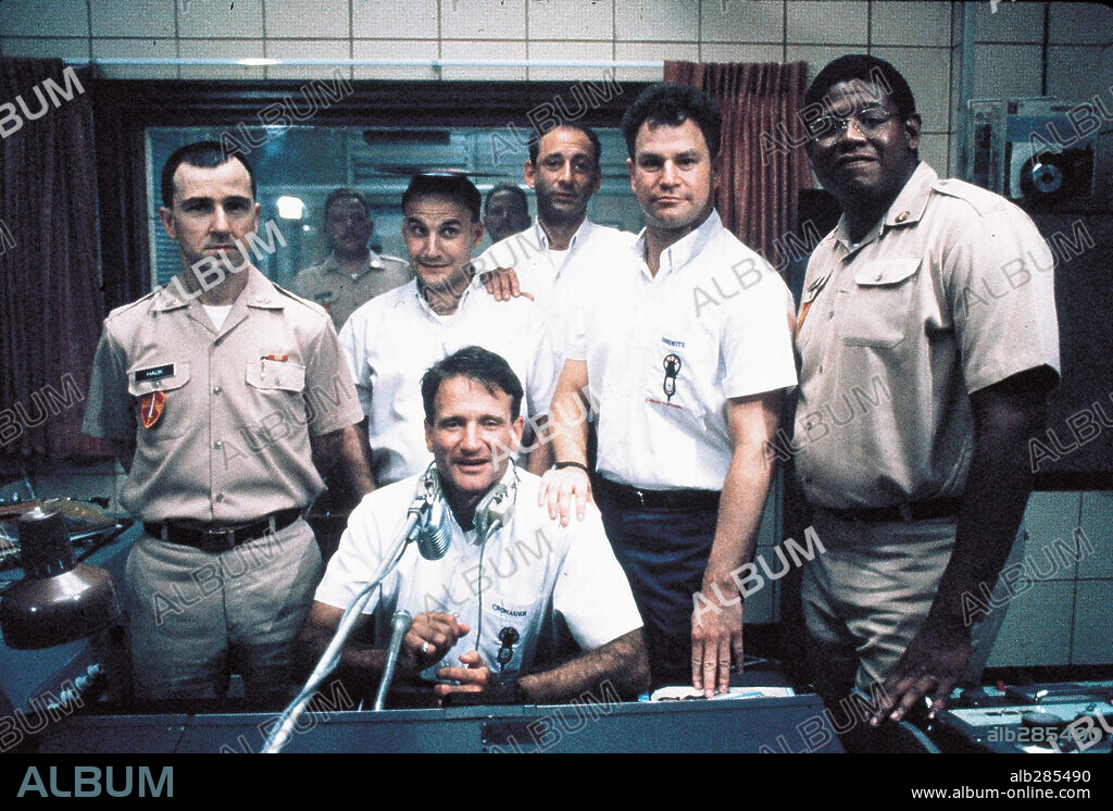 ROBIN WILLIAMS in GOOD MORNING VIETNAM, 1987, directed by BARRY LEVINSON. Copyright TOUCHSTONE/WARNERS.