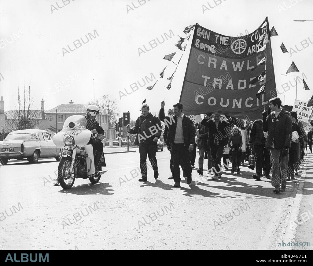 CND demo Horley Surrey c1969. Album alb4049711