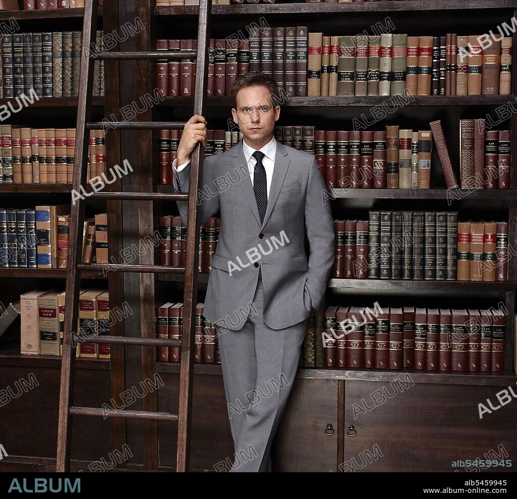 PATRICK J. ADAMS in SUITS, 2011, directed by AARON KORSH. Copyright UNIVERSAL CABLE PRODUCTIONS.