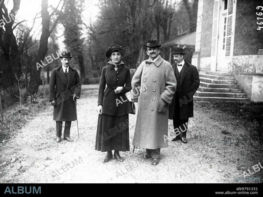 February 1916. Expatriate royal family. Princess Montenegrin businesses in Paris, in Vernay (Lyon) where the royal family of Montenegro will settle.