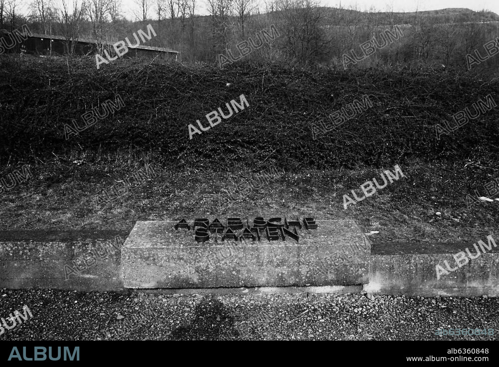 History, Nazi Germany, The Holocaust. Nordhausen (Thuringia),  Mittelbau-Dora Concentration Camp (1943 - 1945, since 1966 Holocaust memorial site. "Memorial of the Nations" (1974, relief by Heinz Scharr) in the centre of the former concentration camp, partial view. Photo 1993. From the Memorial Archive Project.