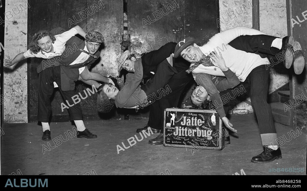 Jitterbugg , jitterbug-tävling på Cirkus . Jan 1945 . *** Local Caption *** GP. KAMERAREPORTAGE.