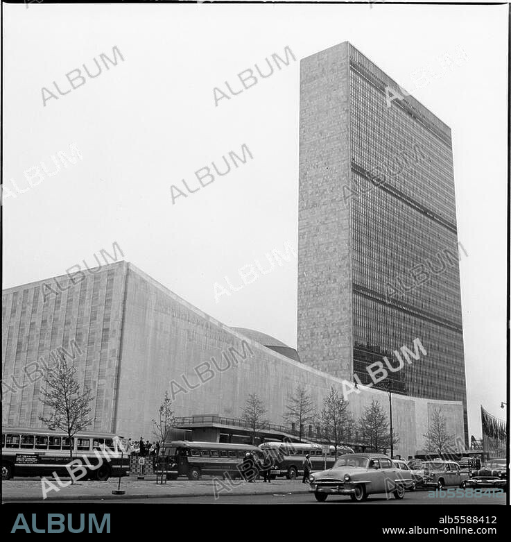 New York (USA), United Nations Building, am East River, zwischen 42nd und 48th Street (1953 von einem Architektengremium unter Leitung von Wallace K. Harrison fertiggestellt). Ansicht. Foto, 1969.